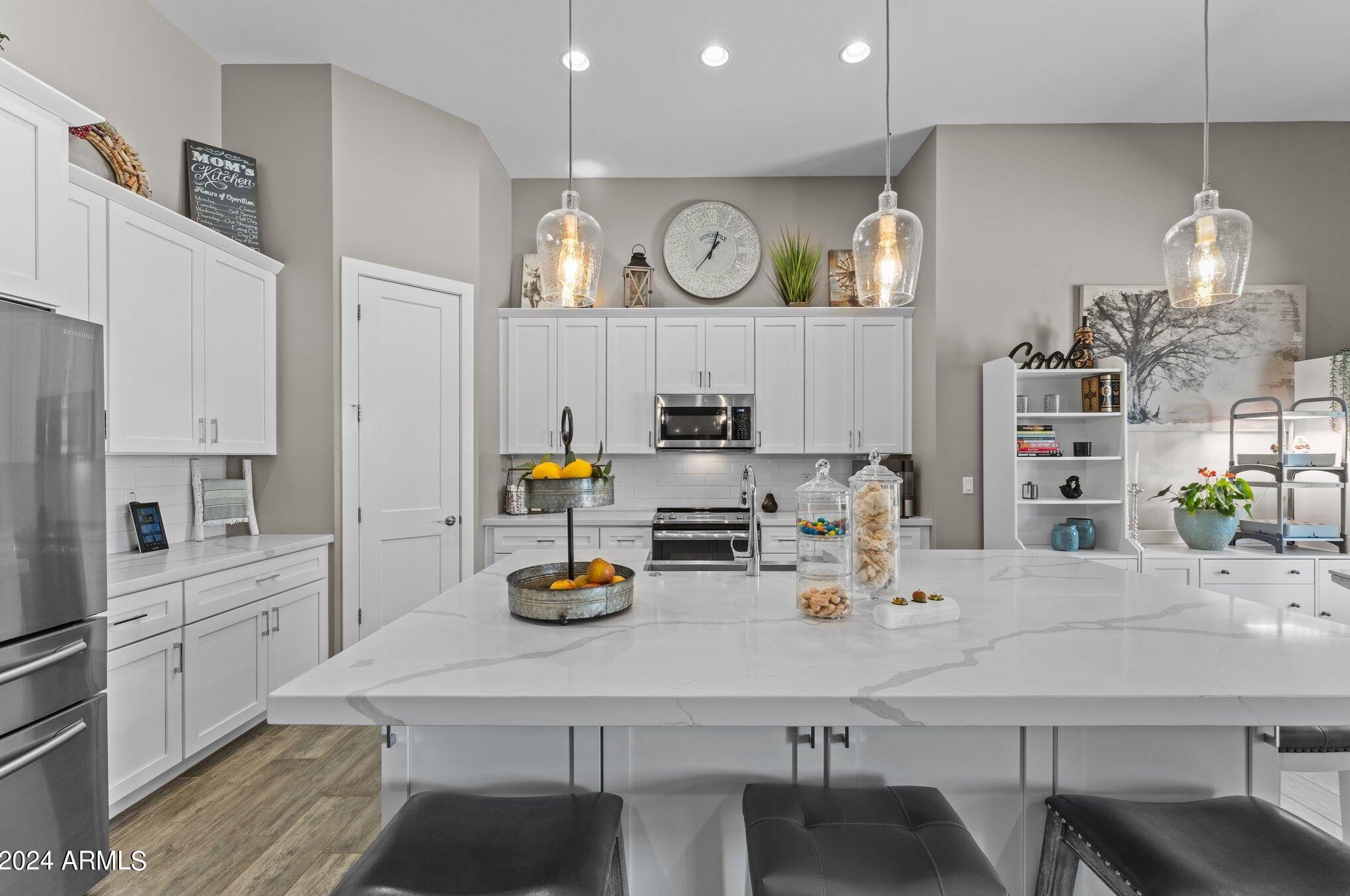 813 Tamar Rd, Phoenix, AZ 85086-9208