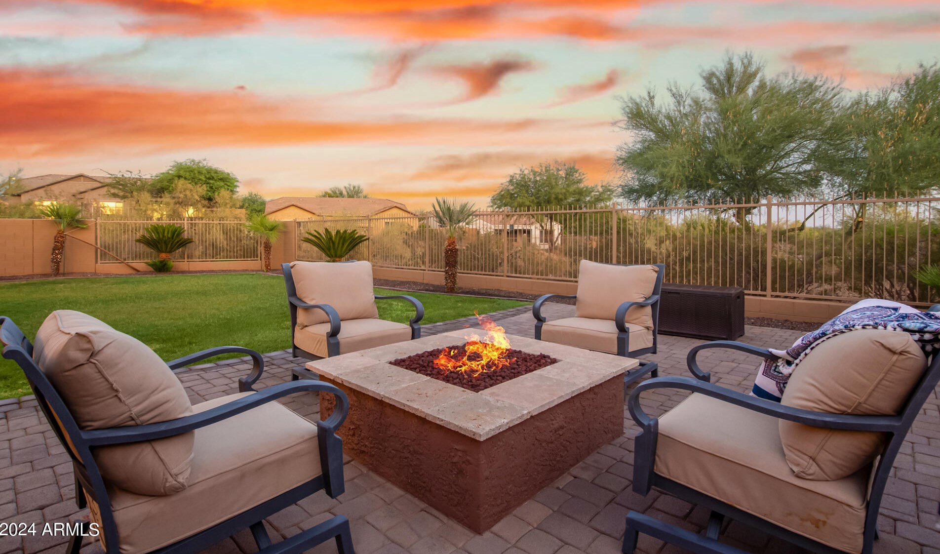 1225 Cavedale Dr, Phoenix, AZ 85085-6367