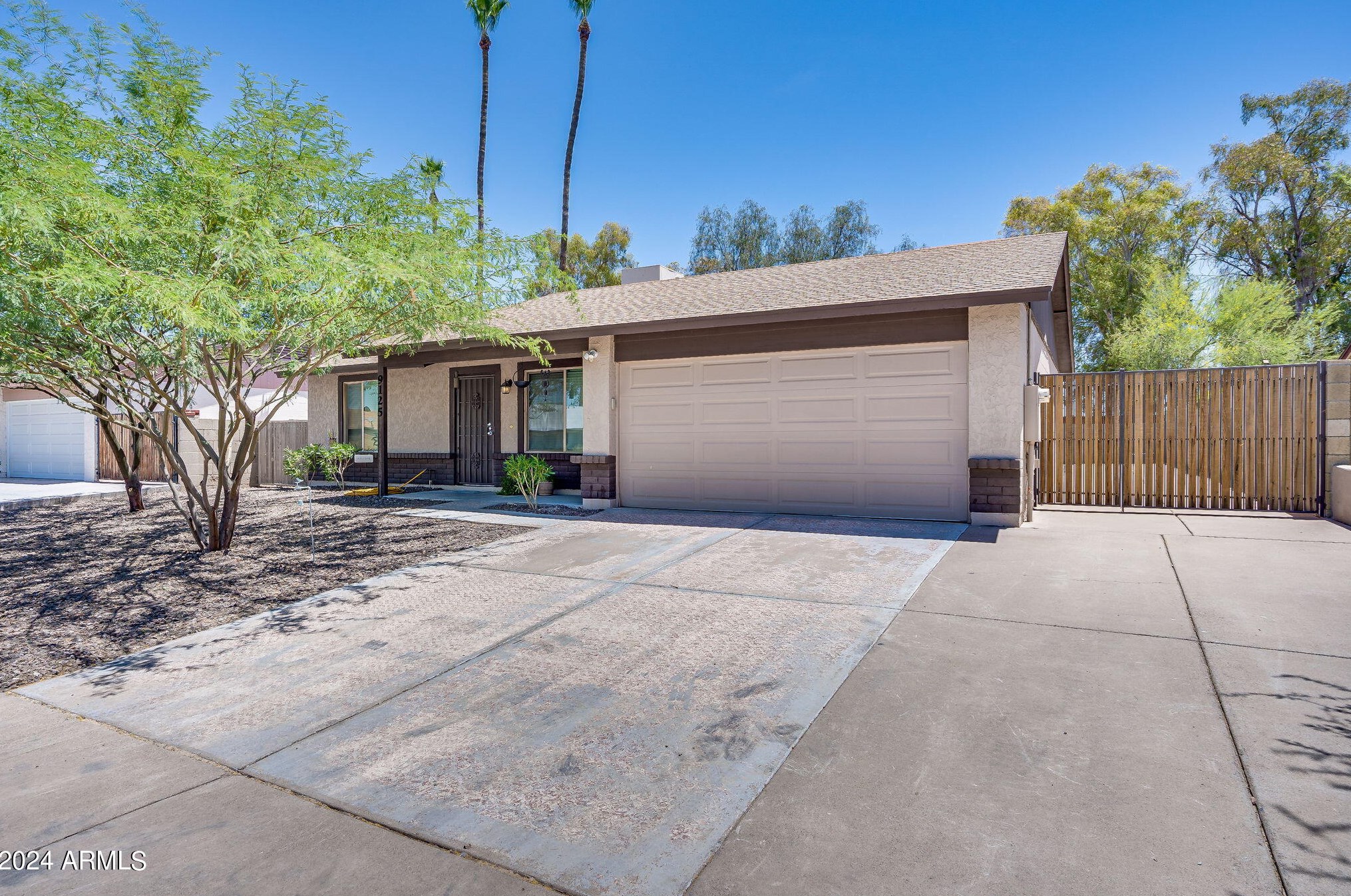 9125 N 63rd Dr, Glendale, AZ 85302