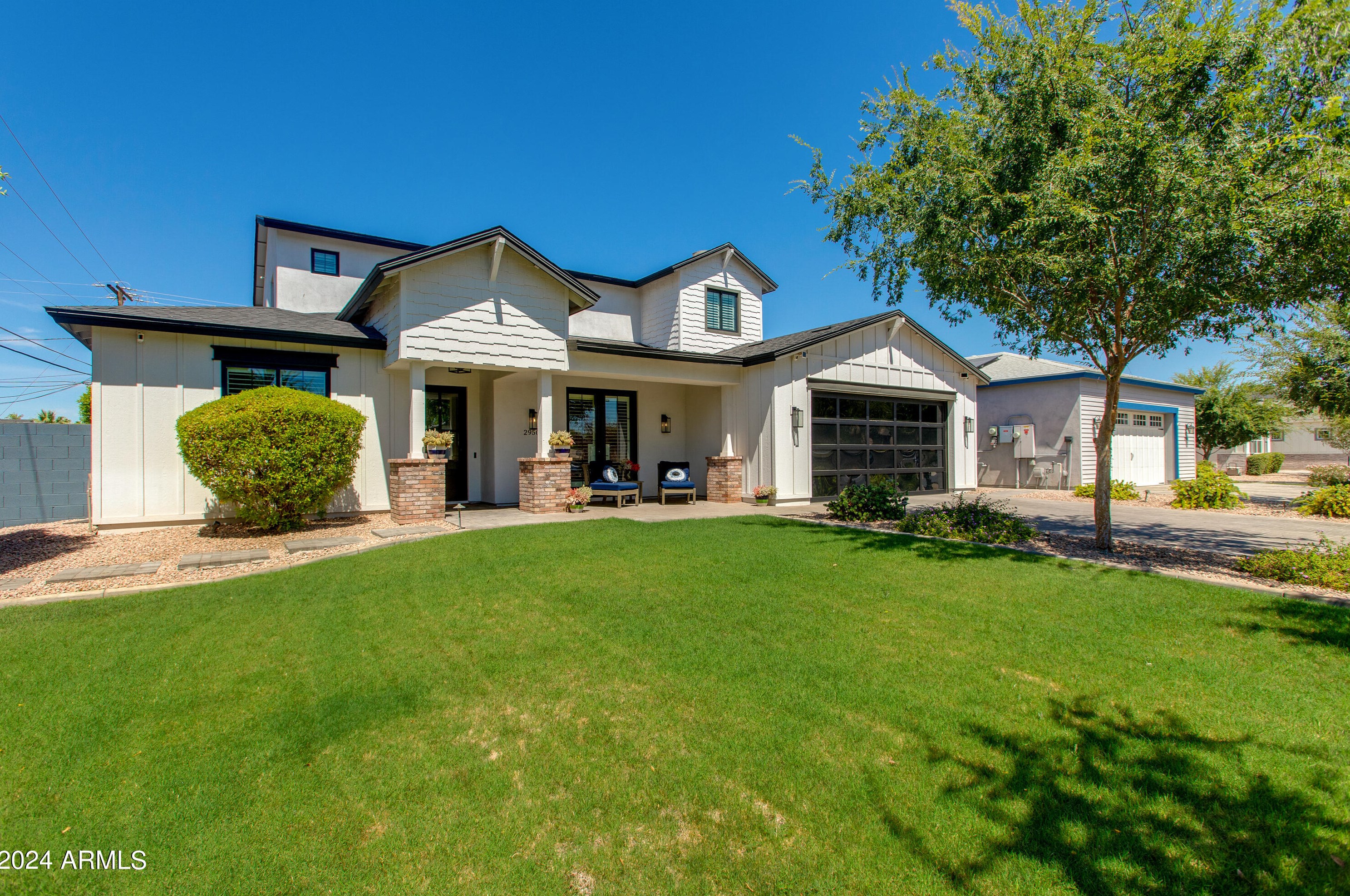 2950 50th Pl, Phoenix, AZ 85018-7906