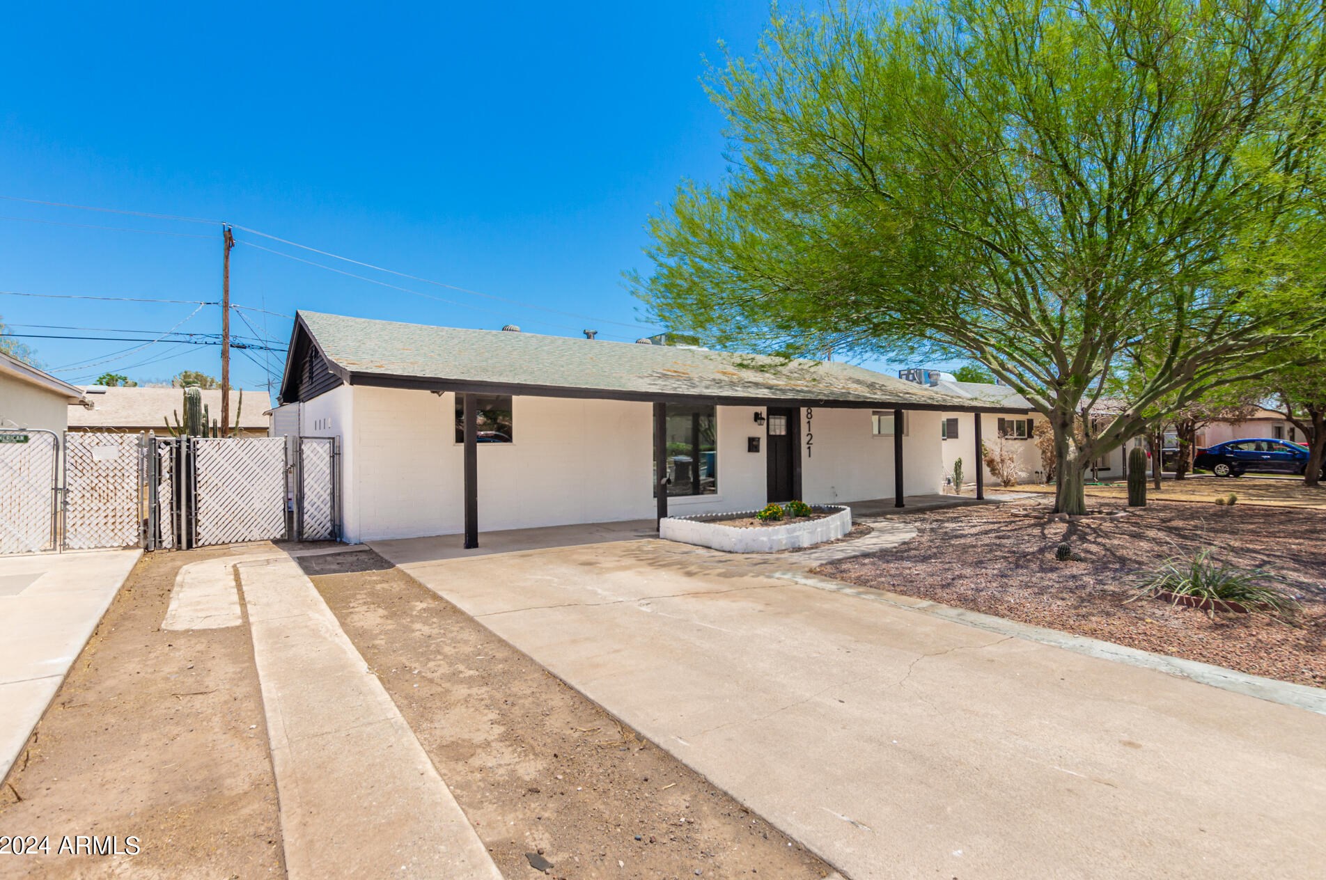 8121 31st Ave, Phoenix, AZ 85051-6329