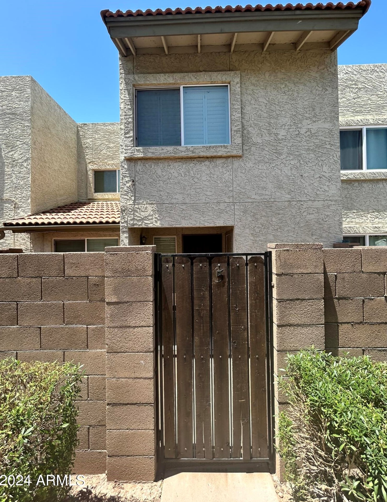 222 W Brown Rd #5, Mesa, AZ 85201