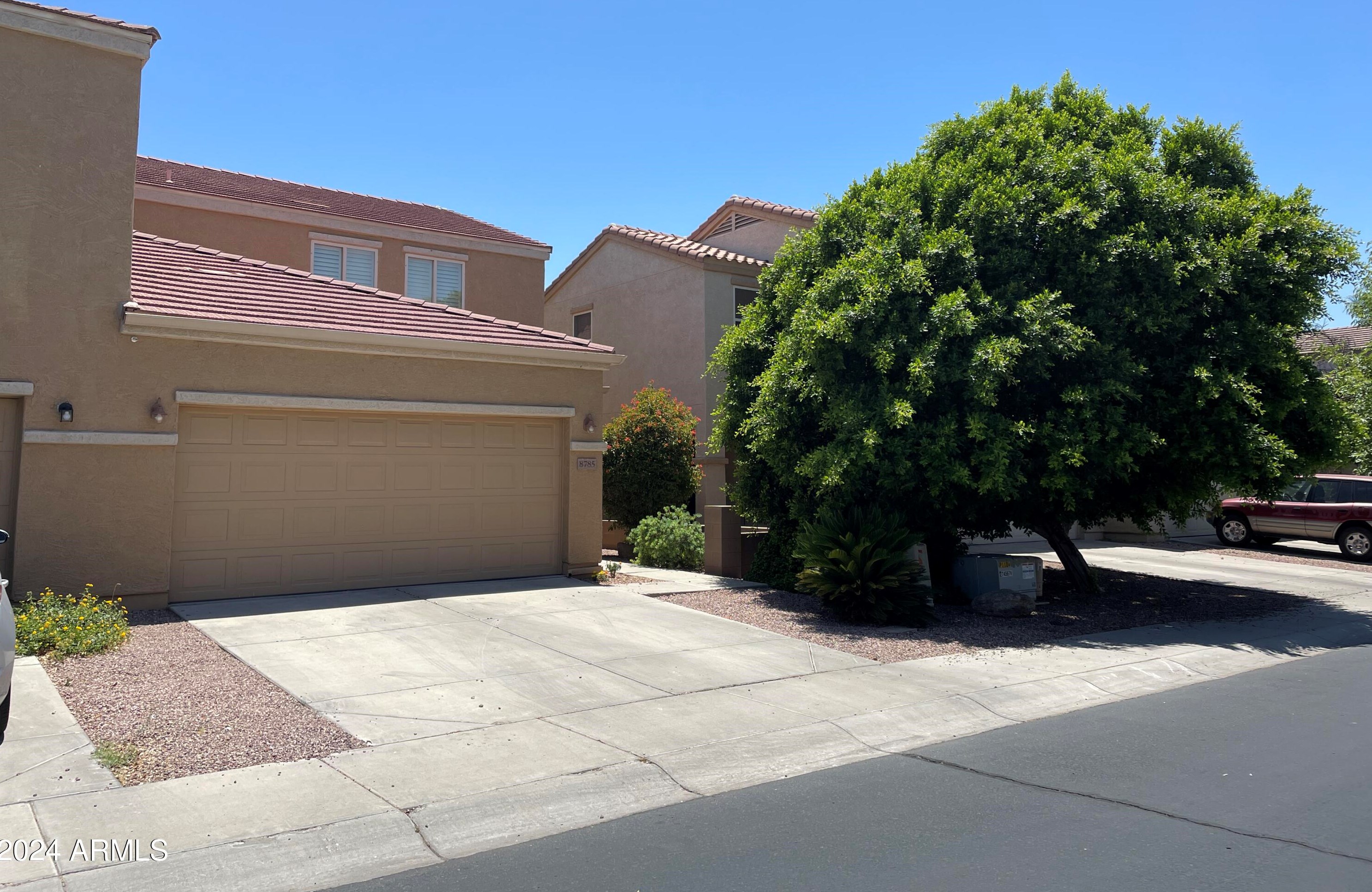 8785 Dahlia Dr, Peoria, AZ 85381-6108