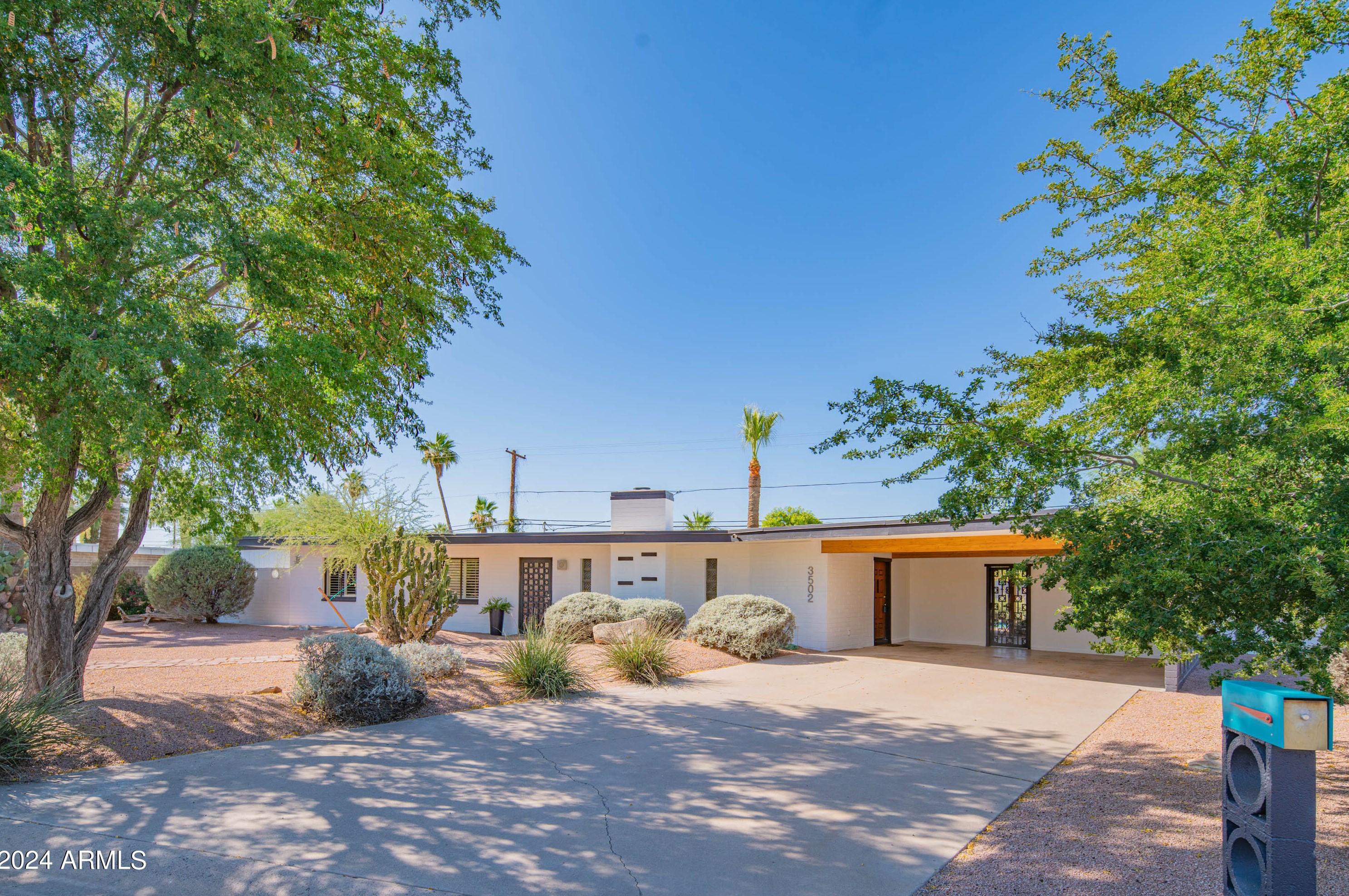 3502 Turquoise Ave, Phoenix, AZ 85028-3971