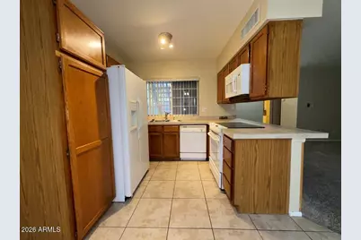 2910 W Marconi Avenue #Unit 119, Phoenix, AZ 85053 - Photo 4