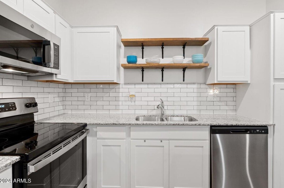 8172 22 Dr, Phoenix AZ 85041-7712 exterior