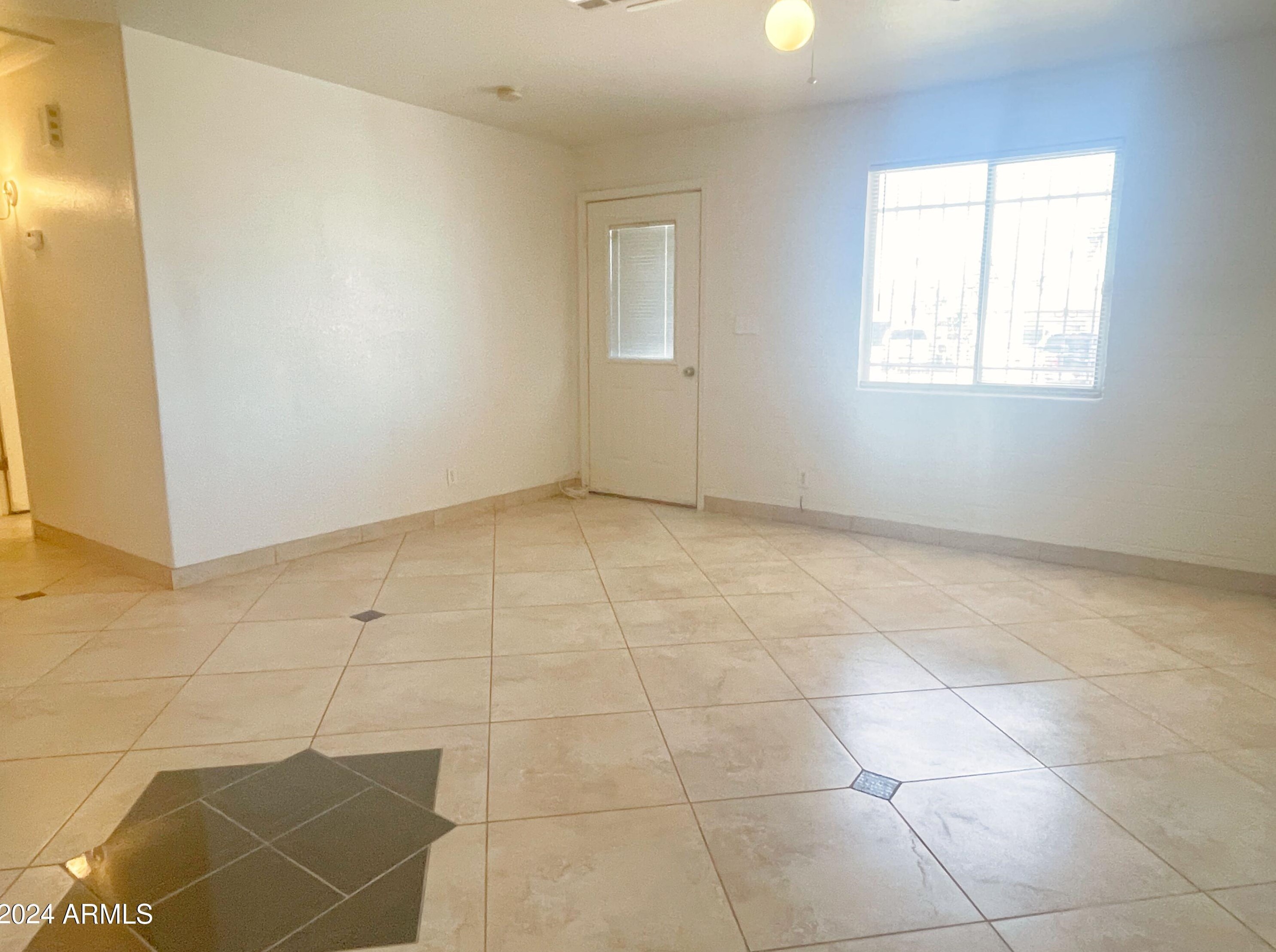 2019 Saint Anne Ave, Phoenix AZ  85042-4664 exterior