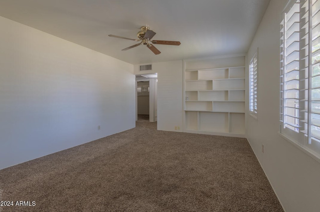 1350 37th Dr, Phoenix, AZ 85009-3248