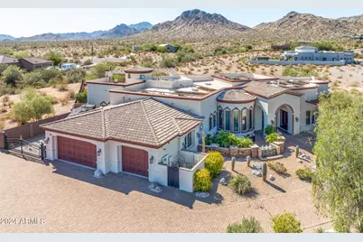9233 S Krista Drive E, Goodyear, AZ 85338 - Photo 2