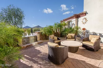 9233 S Krista Drive E, Goodyear, AZ 85338 - Photo 4