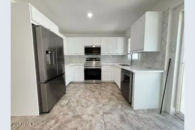 7730 E Minnezona Avenue, Scottsdale, AZ 85251 - Photo 6