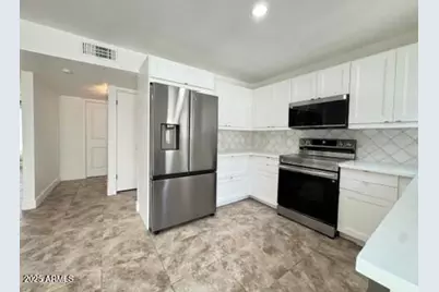 7730 E Minnezona Avenue, Scottsdale, AZ 85251 - Photo 4