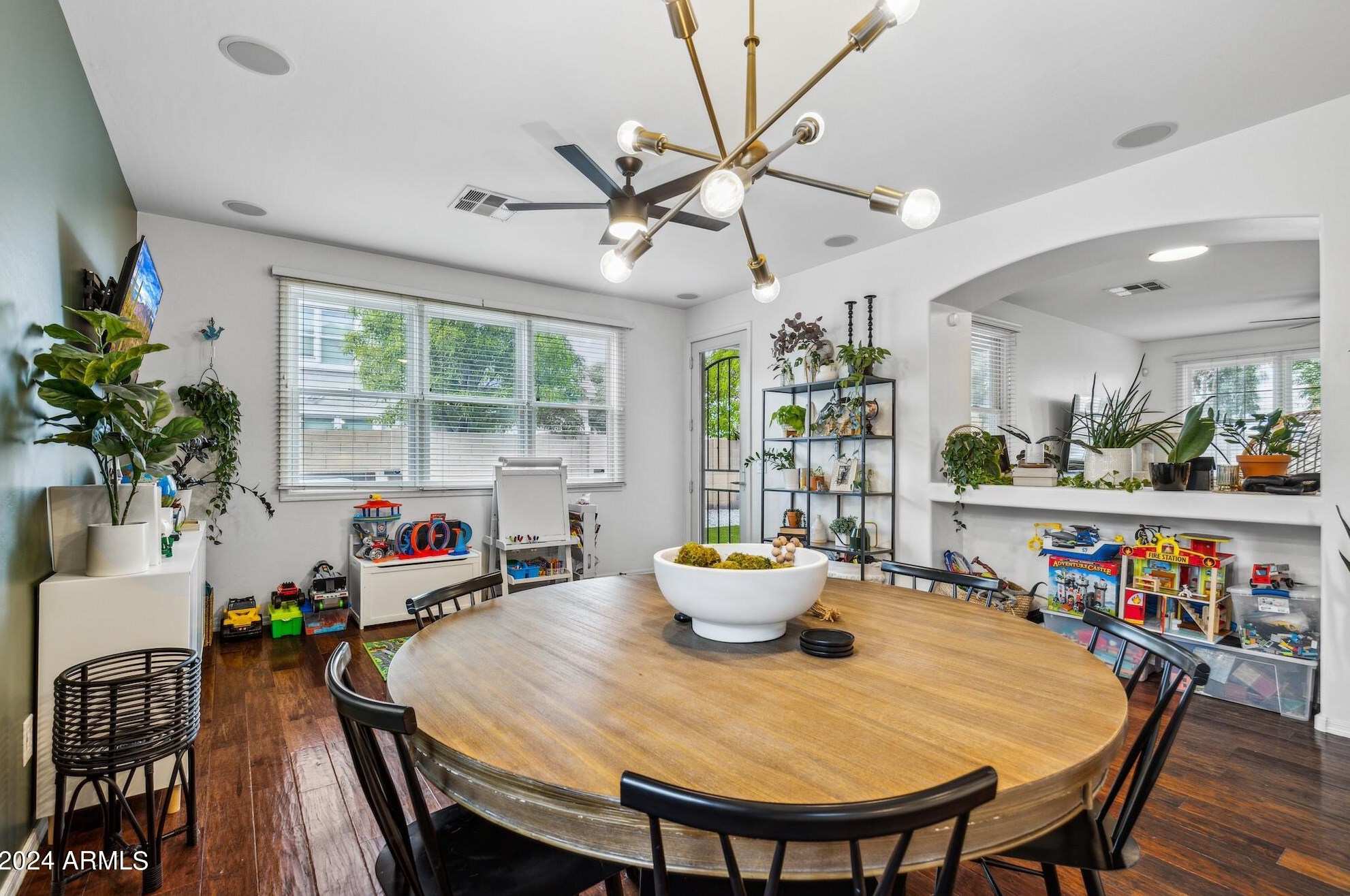 2344 Wayland Dr, Phoenix AZ  85040-3496 exterior