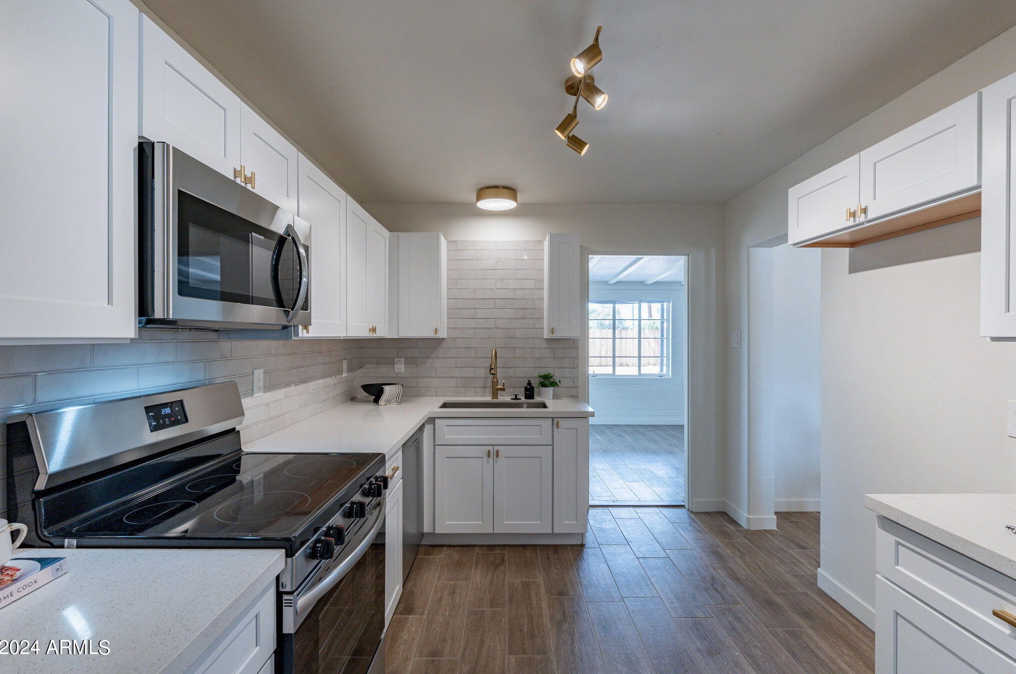 1934 Osborn Rd, Phoenix AZ 85019-3908 exterior