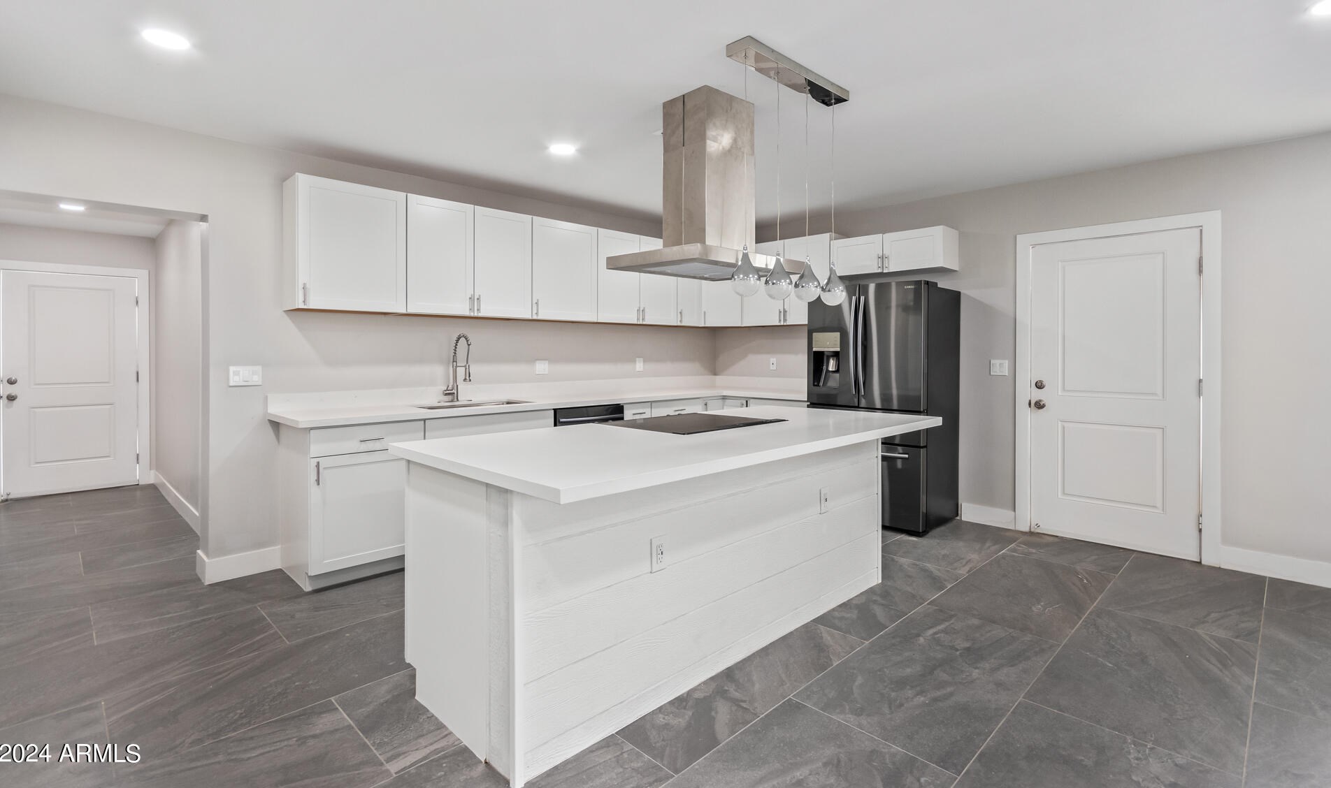 1941 Mitchell Dr, Phoenix AZ  85015-5714 exterior