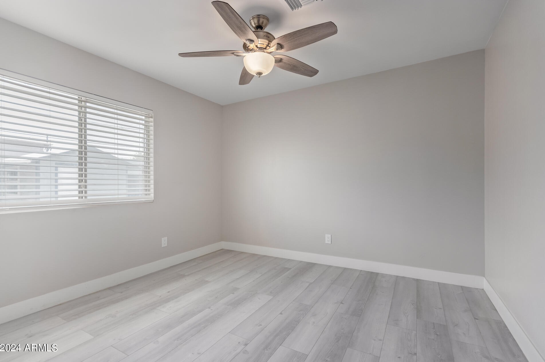 1941 Mitchell Dr, Phoenix AZ  85015-5714 exterior