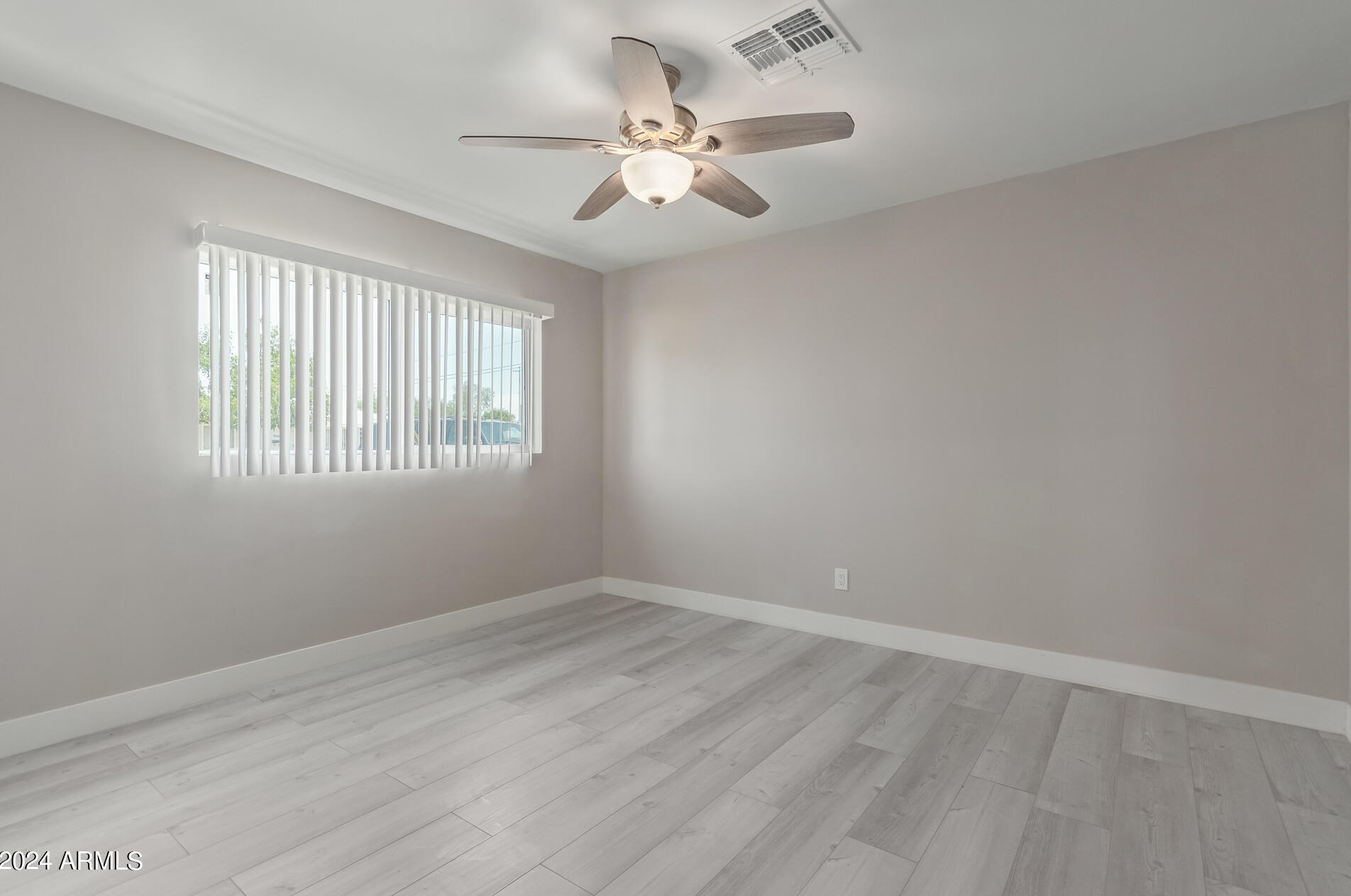 1941 Mitchell Dr, Phoenix AZ  85015-5714 exterior