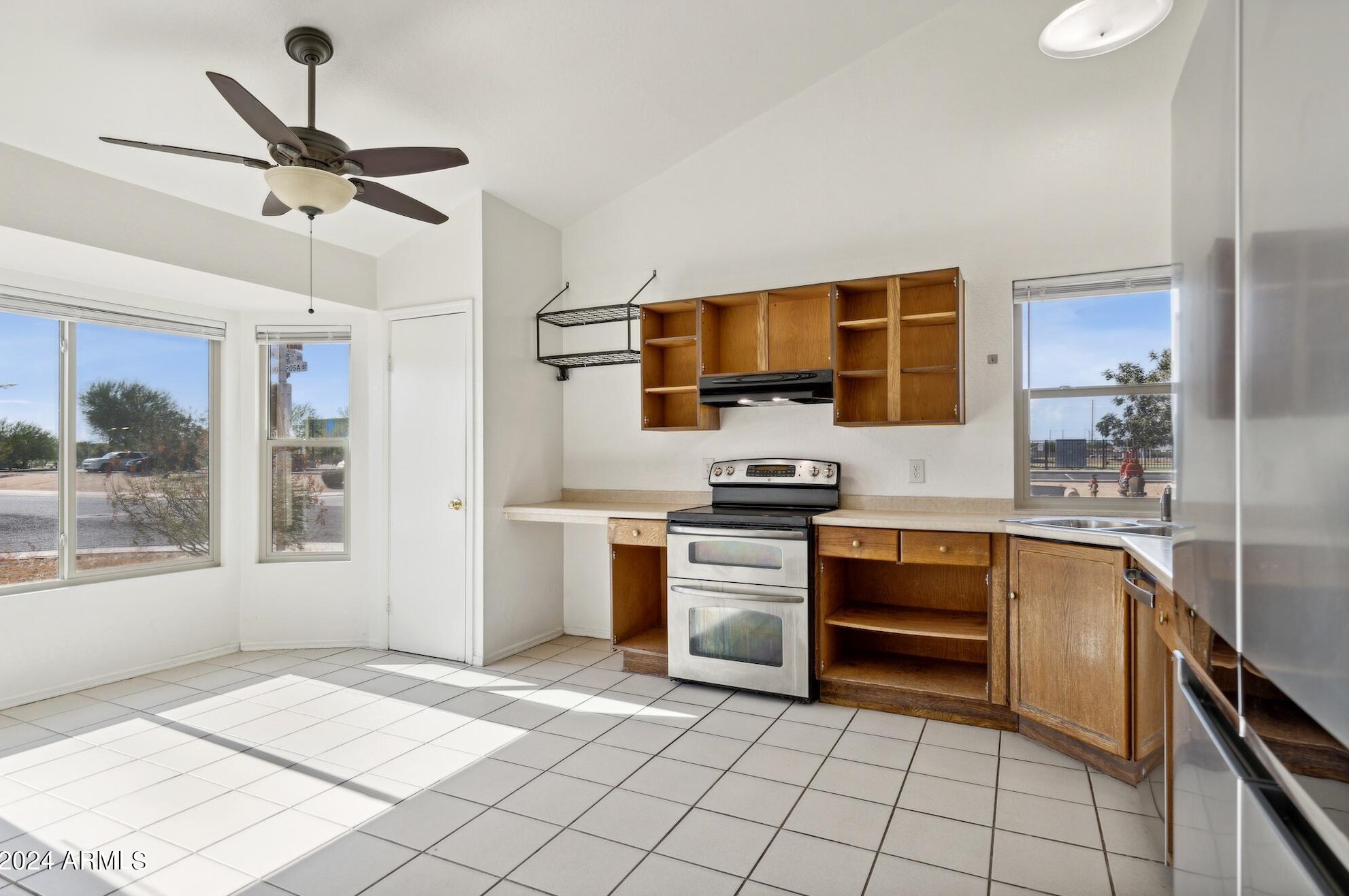 4737 105th Dr, Phoenix, AZ 85037-5026