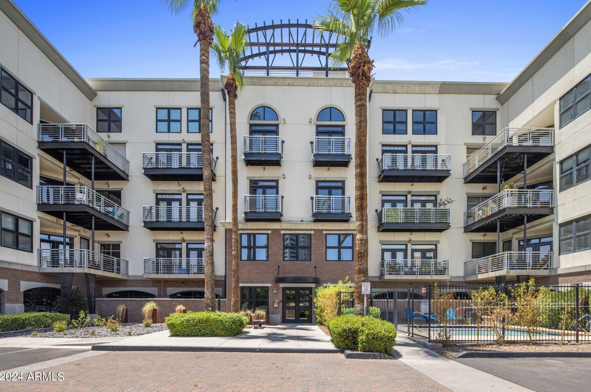 914 Osborn Rd, Phoenix AZ  85014-5260 exterior