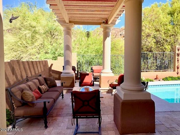 910 Mescal St, Phoenix, AZ 85020-5822