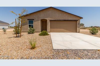 3715 N Bandelier Drive, Eloy, AZ 85131 - Photo 1