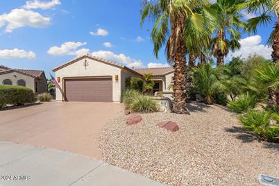 19204 N Hunters Run, Surprise, AZ 85387 - Photo 1