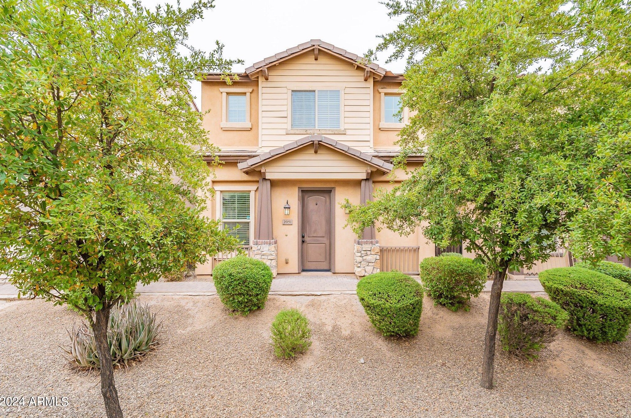 2051 Heartwood Ln, Phoenix, AZ 85022-2988