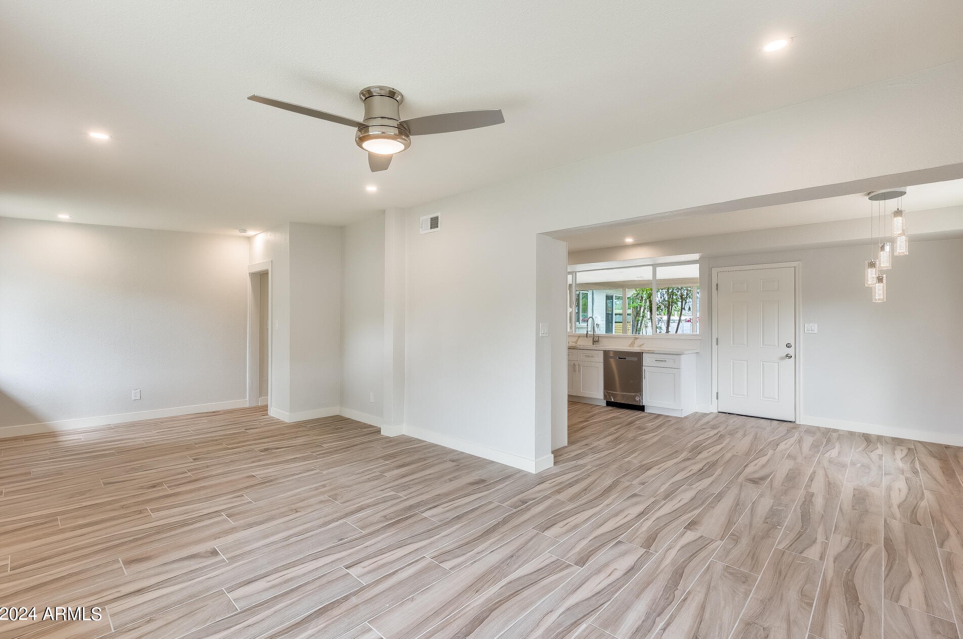 1446 Sunnyslope Ln, Phoenix AZ  85020-2727 exterior