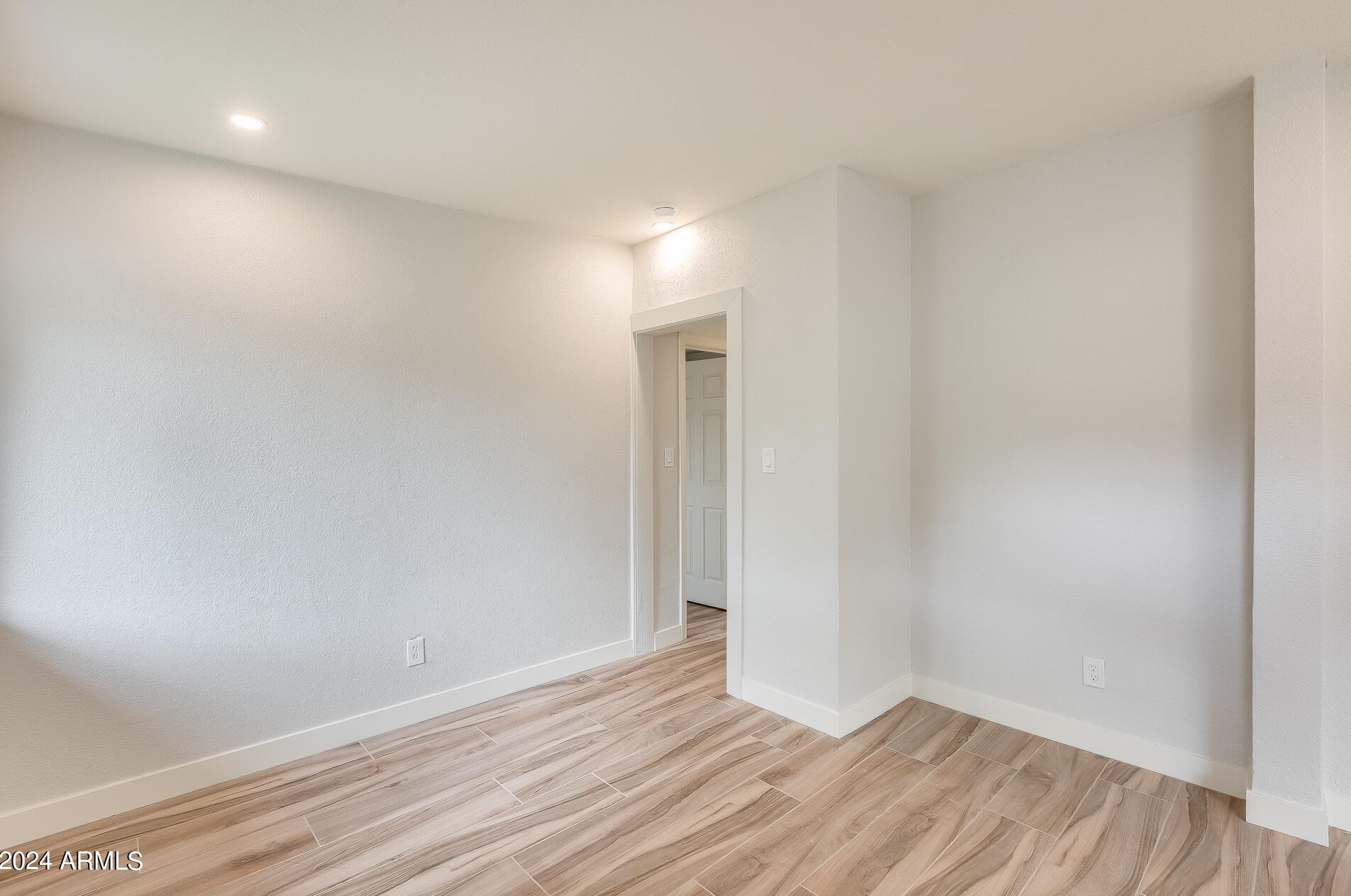 1446 Sunnyslope Ln, Phoenix AZ  85020-2727 exterior