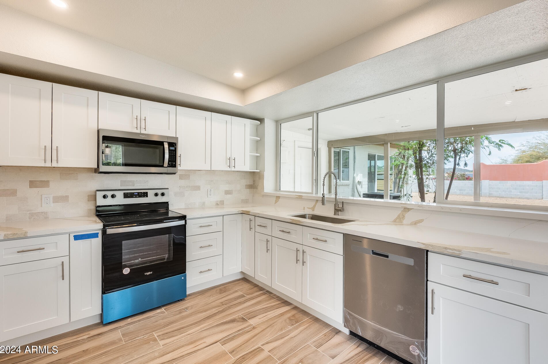 1446 Sunnyslope Ln, Phoenix AZ  85020-2727 exterior