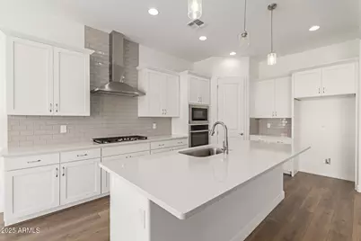 12012 W Parkway Lane, Avondale, AZ 85323 - Photo 2