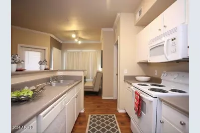 411 E Indian School Road #2-1, Phoenix, AZ 85012 - Photo 2