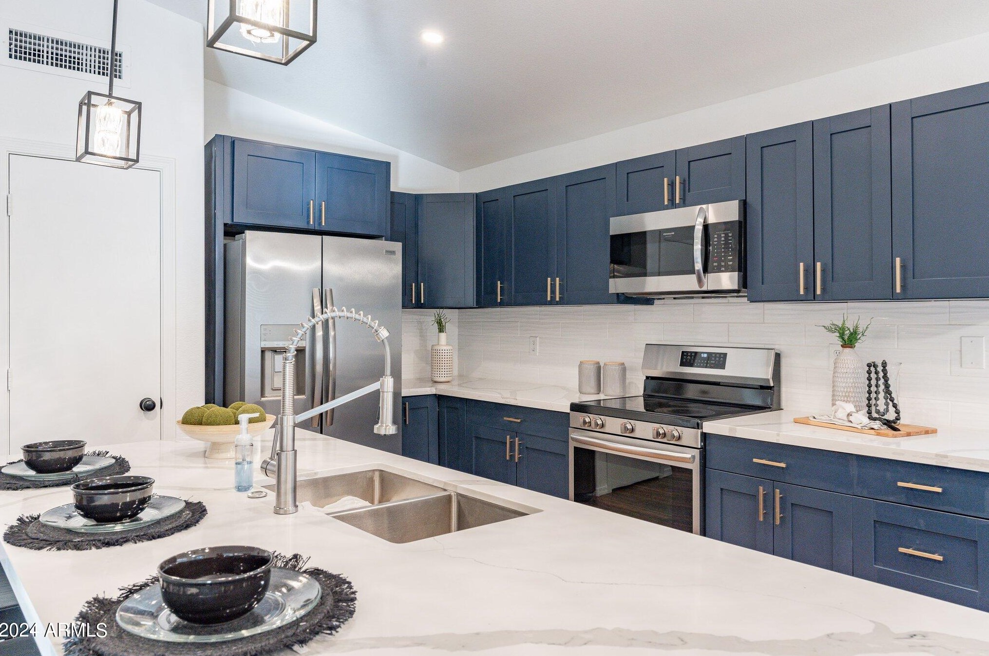 12036 45th St, Phoenix AZ  85044-2436 exterior