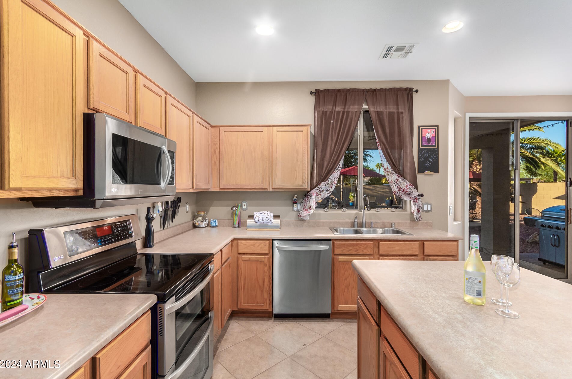 62 Elmwood Pl, Chandler AZ 85249-4558 exterior