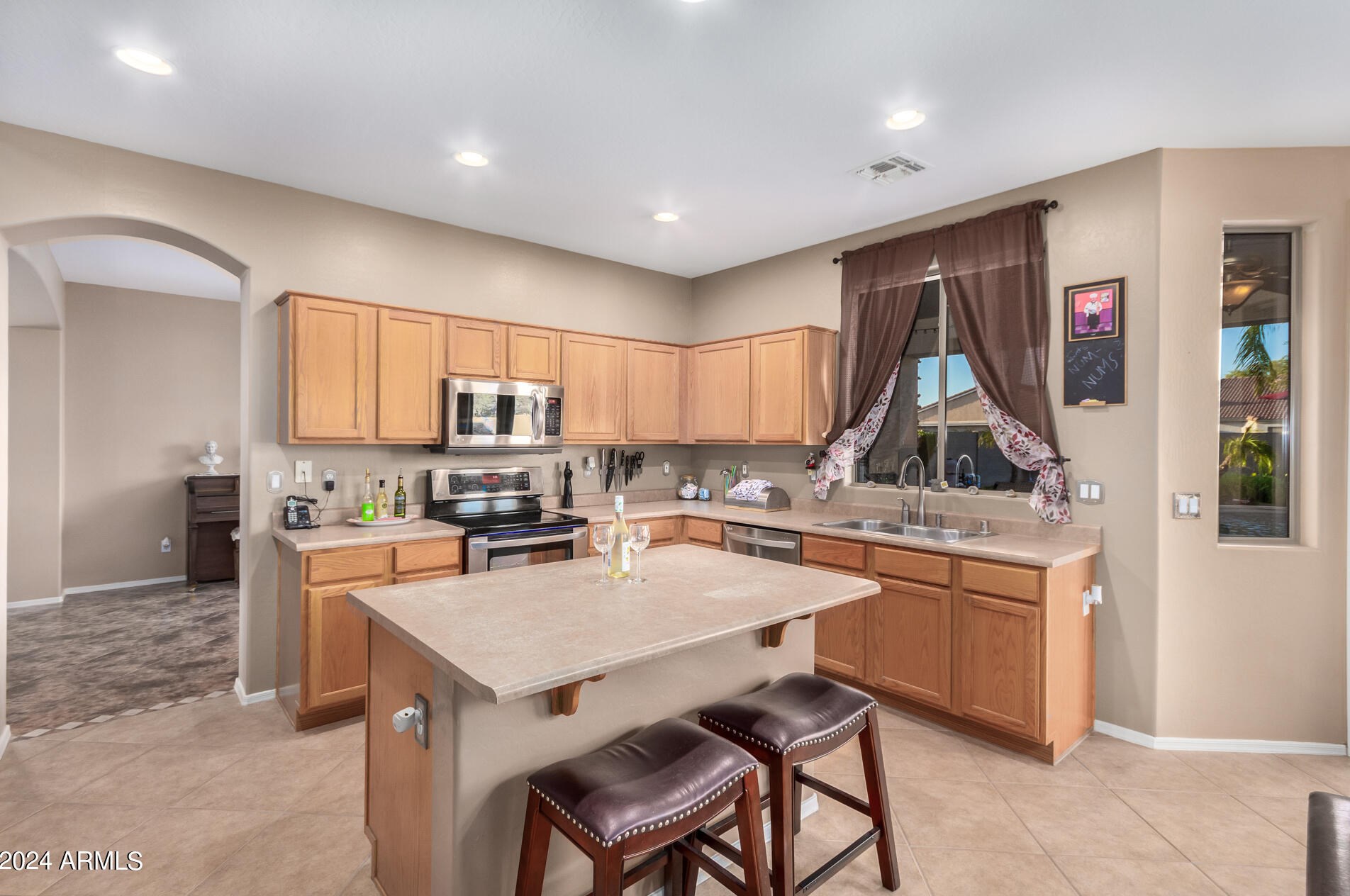 62 Elmwood Pl, Chandler AZ 85249-4558 exterior