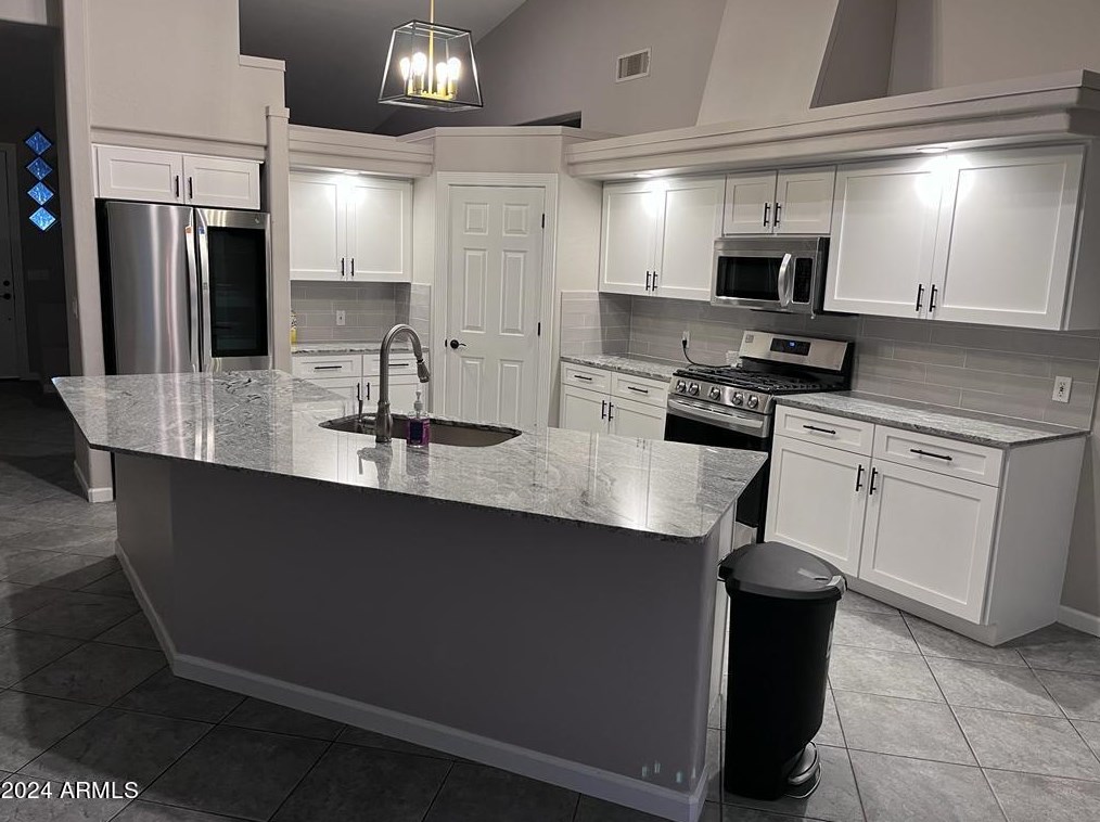 18053 13th St, Phoenix AZ  85022-1289 exterior