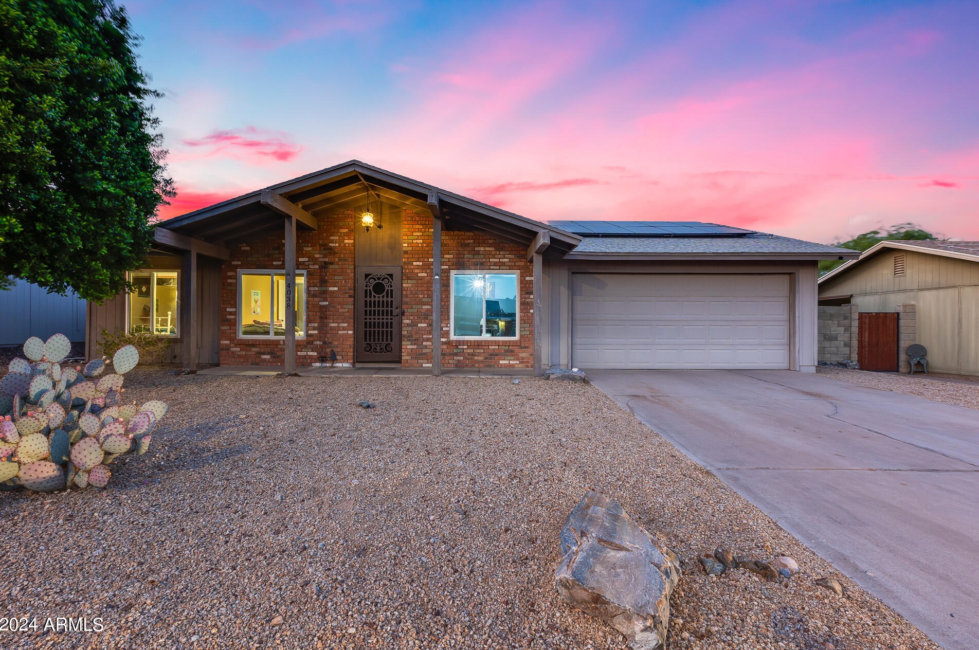 4038 Hano St, Phoenix, AZ 85044-1802