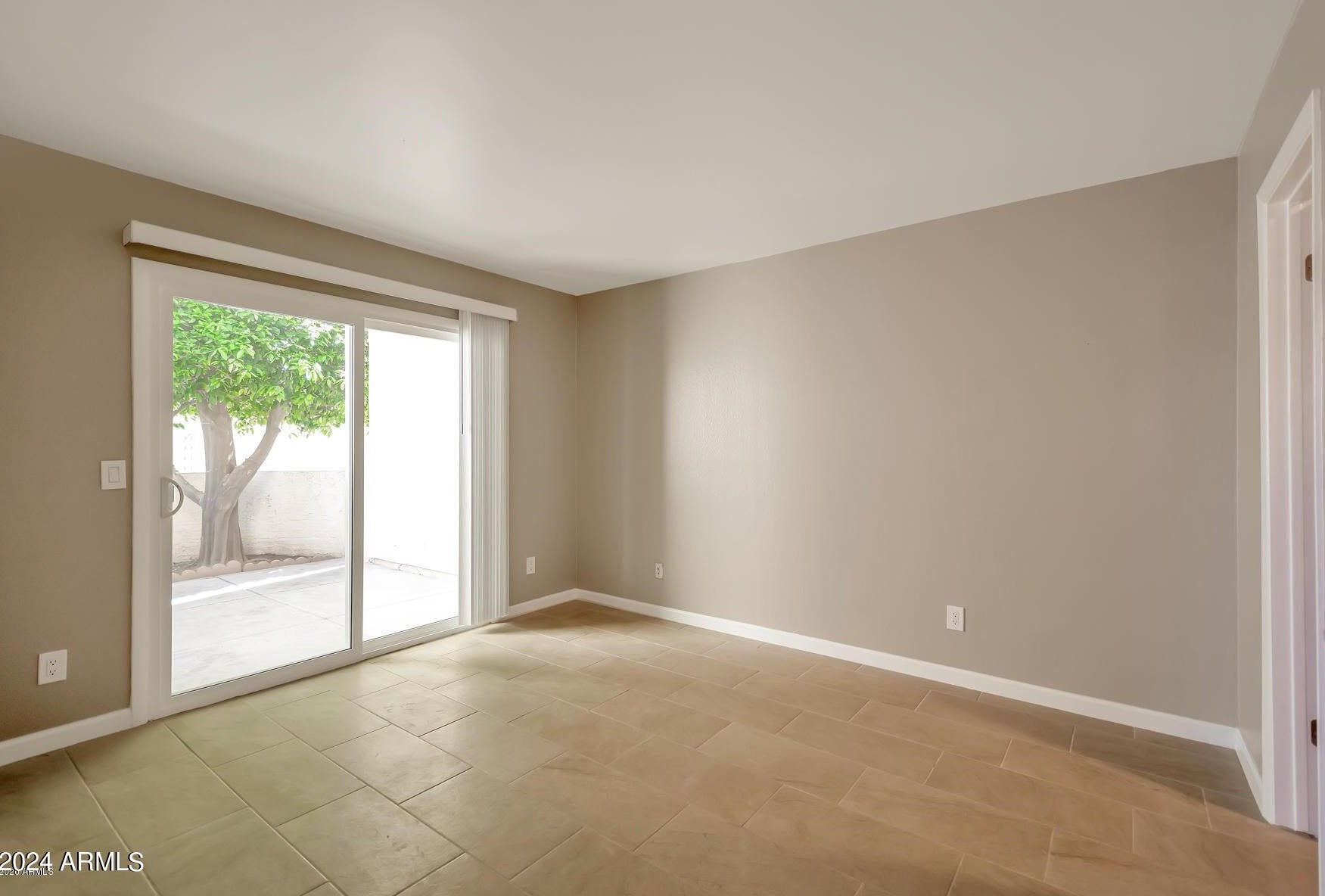 775 Lola Dr, Phoenix AZ  85022-1130 exterior