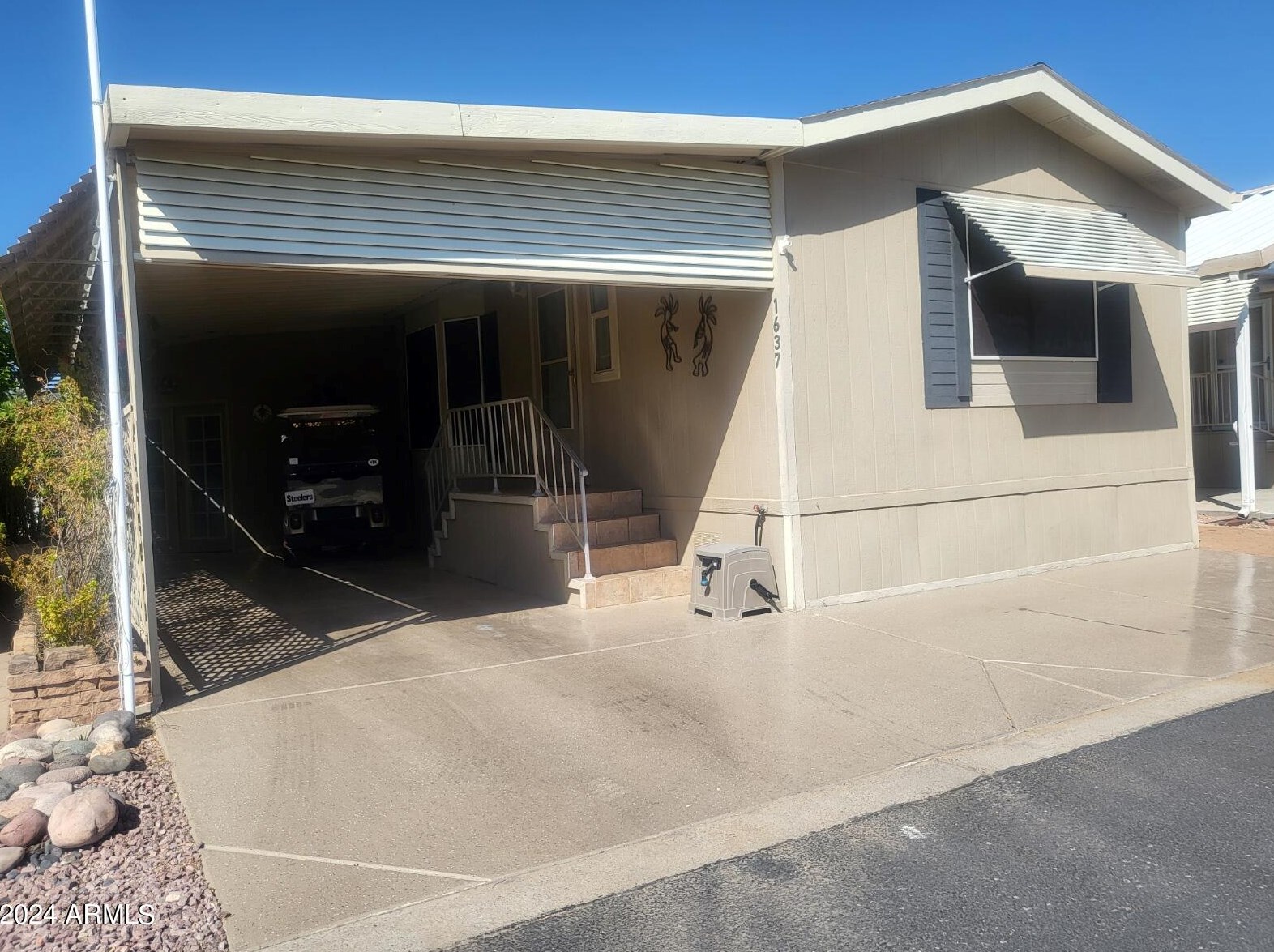 17200 W Bell Rd #1637, Sun City, AZ 85374