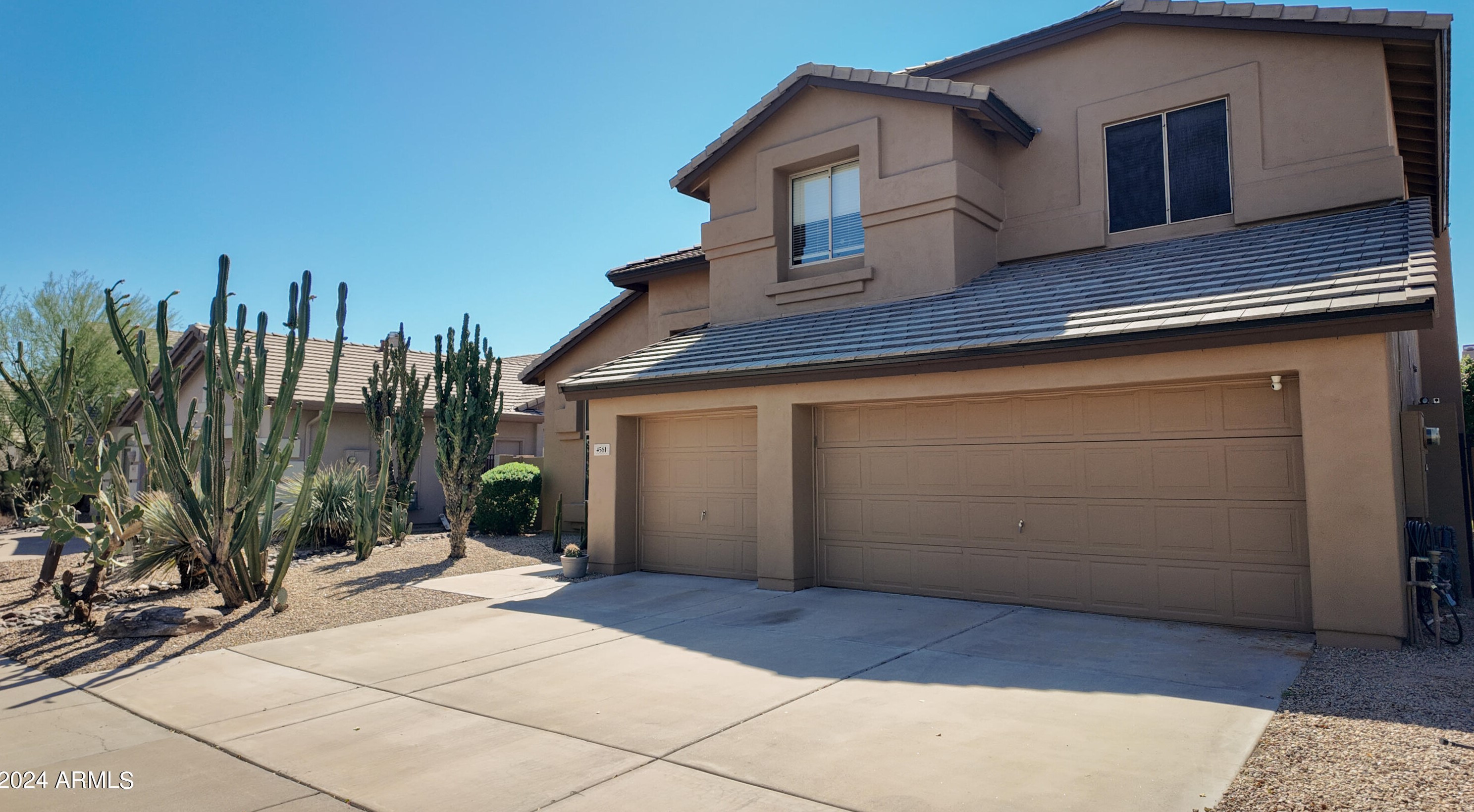 4561 Lariat Ln, Phoenix AZ 85083-1851 exterior