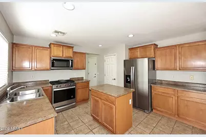 8031 W Rushmore Way, Florence, AZ 85132 - Photo 6