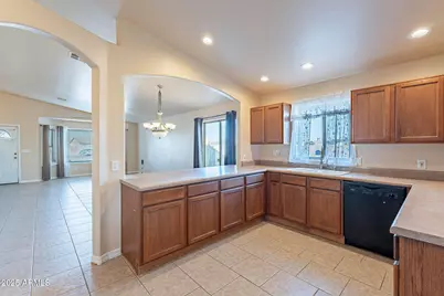 10309 W Santiago Drive, Arizona City, AZ 85123 - Photo 12