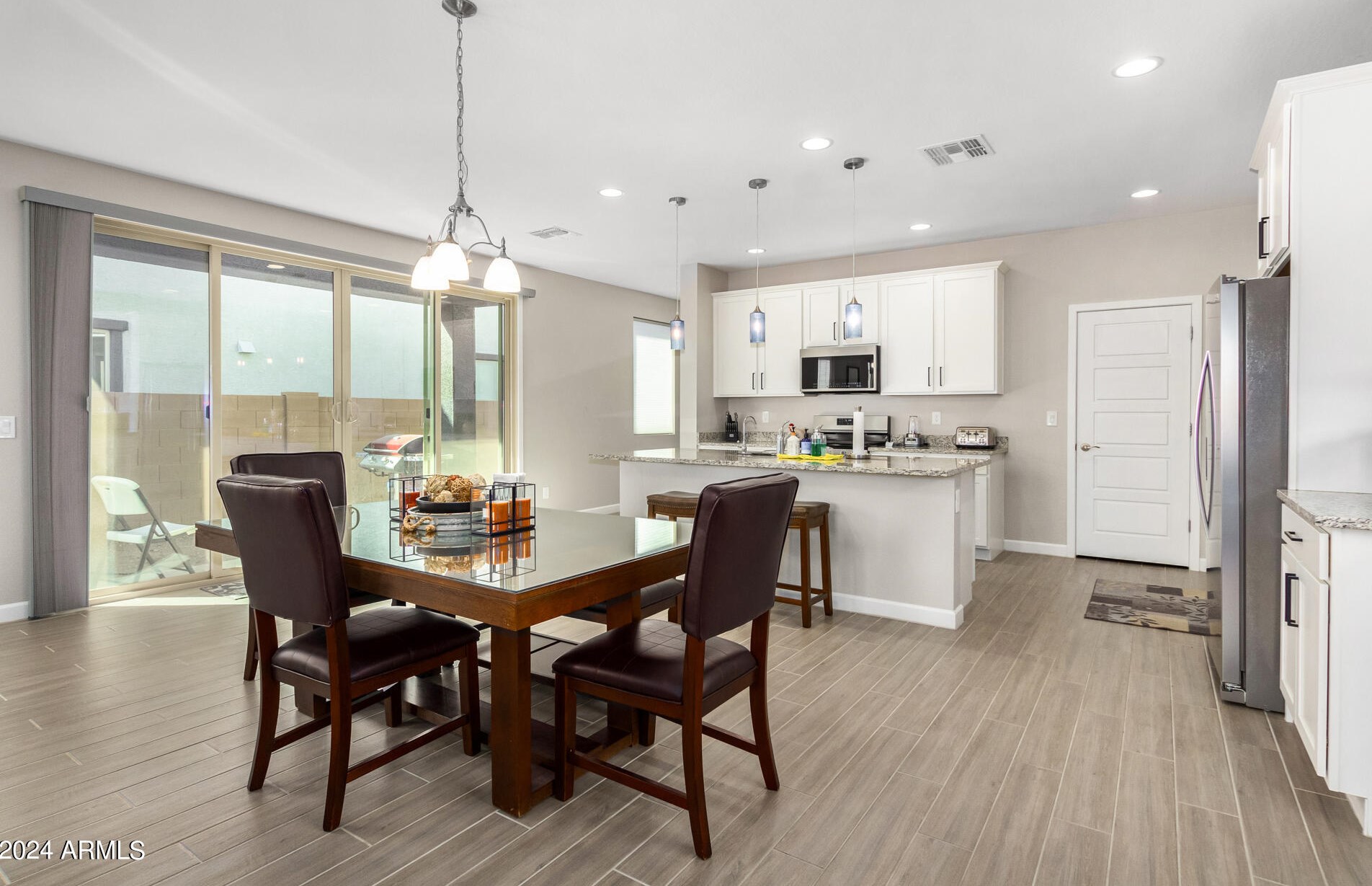 1906 Lariat Ln, Phoenix AZ 85085-9016 exterior