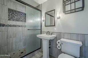 2124 E Osborn Rd, Phoenix, AZ 85016 - Photo 14