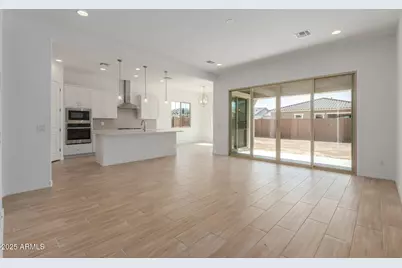 12003 W Parkway Lane, Avondale, AZ 85323 - Photo 6