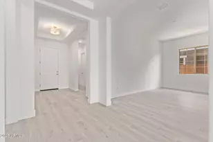 11949 W Pkwy Ln, Avondale, AZ 85323 - Photo 10