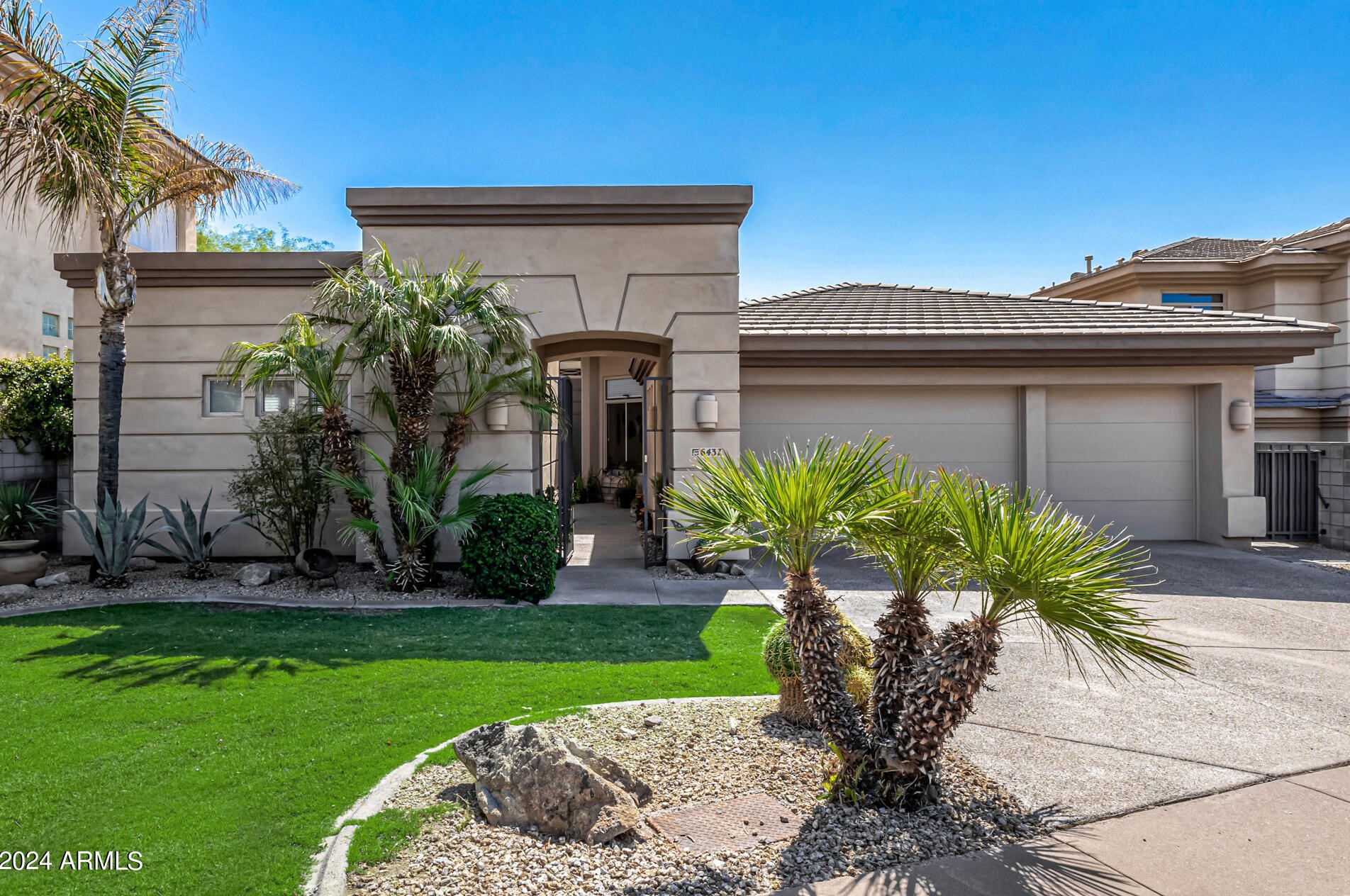6437 28th St, Phoenix, AZ 85042-4716