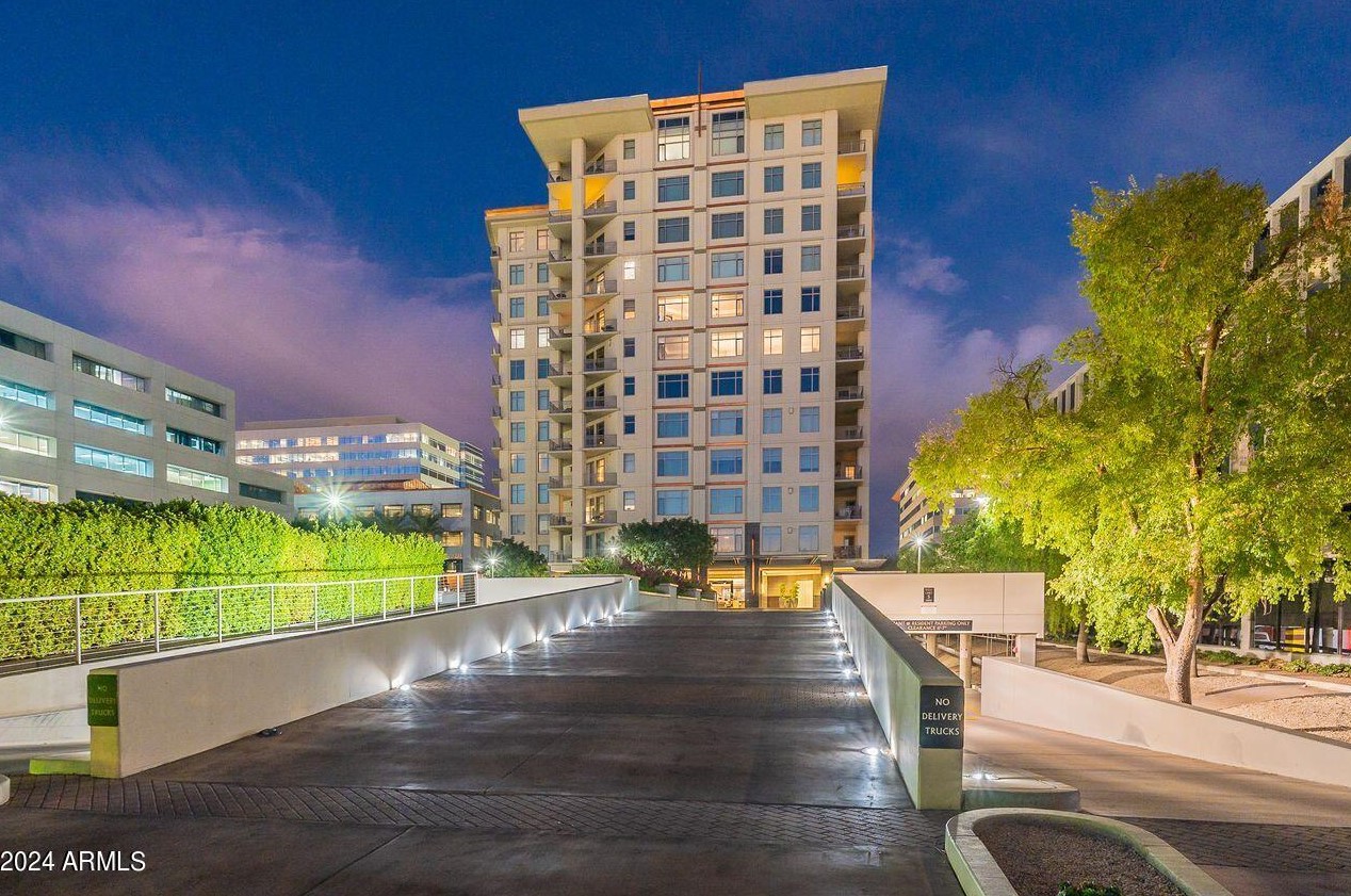 2211 Camelback Rd, Phoenix AZ 85015-3446 exterior