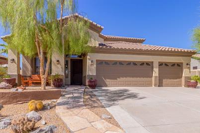 10956 S Oakwood Drive, Goodyear, AZ 85338 - Photo 1