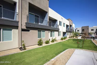 9700 S Central Avenue #2, Phoenix, AZ 85042 - Photo 1